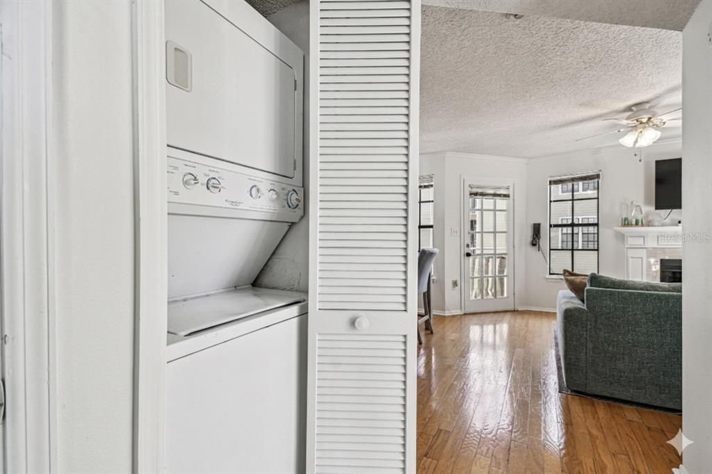 На продажу: $169,000 (1 спален, 1 ванн, 631 Квадратных фут)