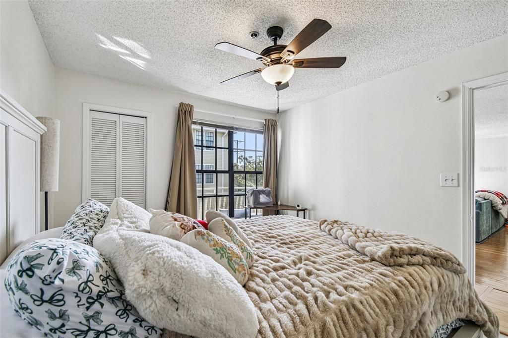 На продажу: $169,000 (1 спален, 1 ванн, 631 Квадратных фут)