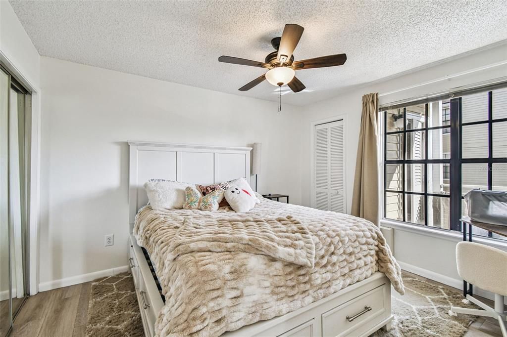 На продажу: $169,000 (1 спален, 1 ванн, 631 Квадратных фут)