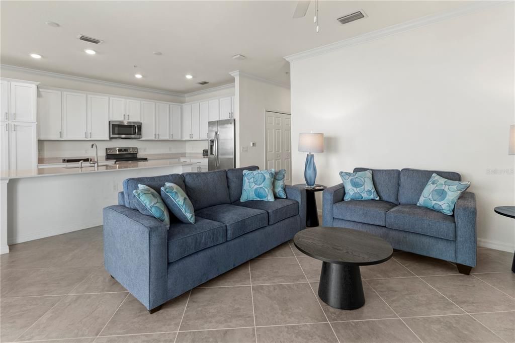 For Sale: $374,900 (2 beds, 2 baths, 1151 Square Feet)