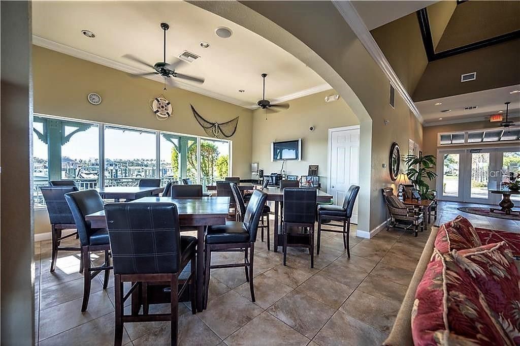 For Sale: $374,900 (2 beds, 2 baths, 1151 Square Feet)