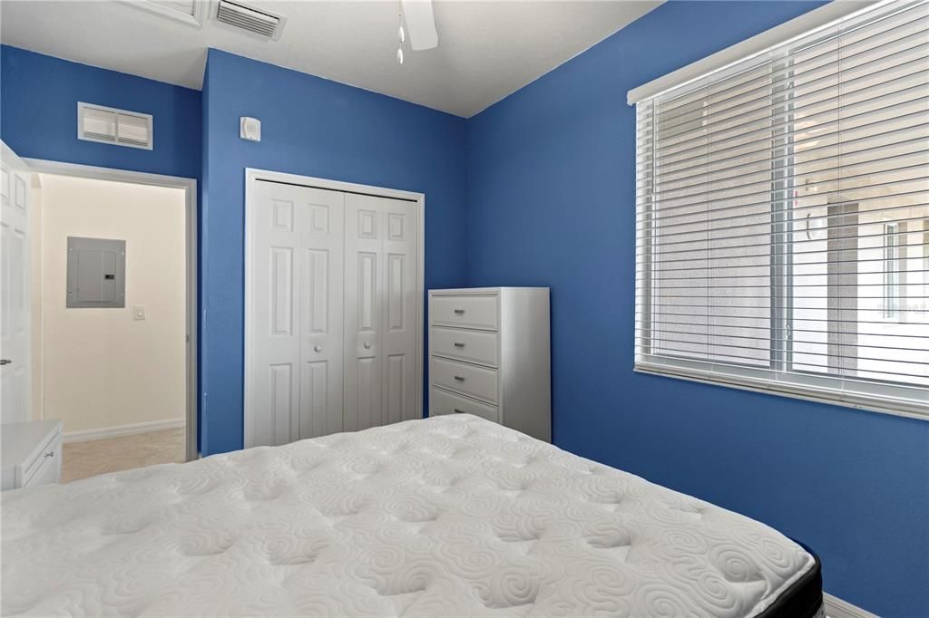 For Sale: $374,900 (2 beds, 2 baths, 1151 Square Feet)