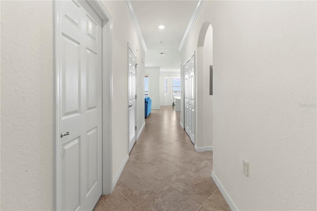 For Sale: $374,900 (2 beds, 2 baths, 1151 Square Feet)