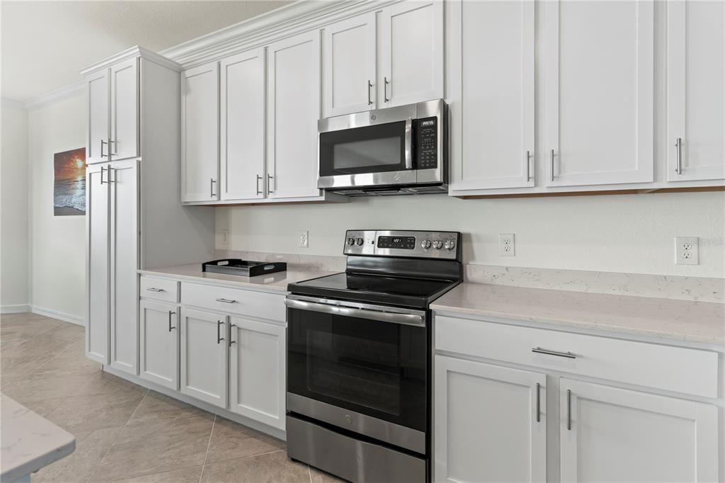 For Sale: $374,900 (2 beds, 2 baths, 1151 Square Feet)