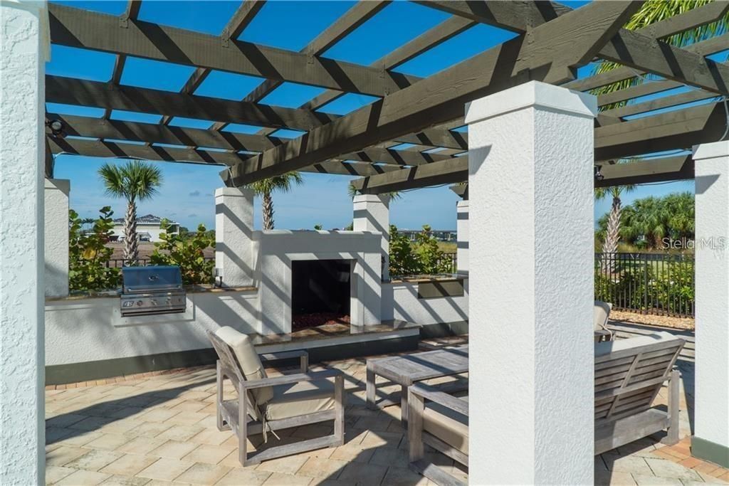 For Sale: $374,900 (2 beds, 2 baths, 1151 Square Feet)