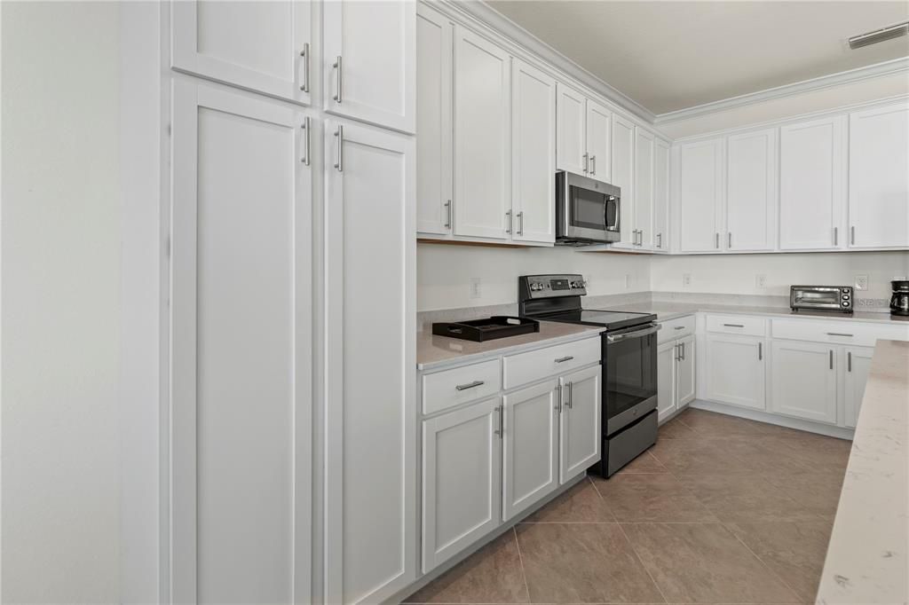 For Sale: $374,900 (2 beds, 2 baths, 1151 Square Feet)