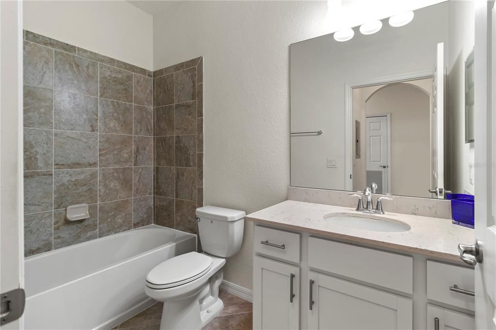 For Sale: $374,900 (2 beds, 2 baths, 1151 Square Feet)