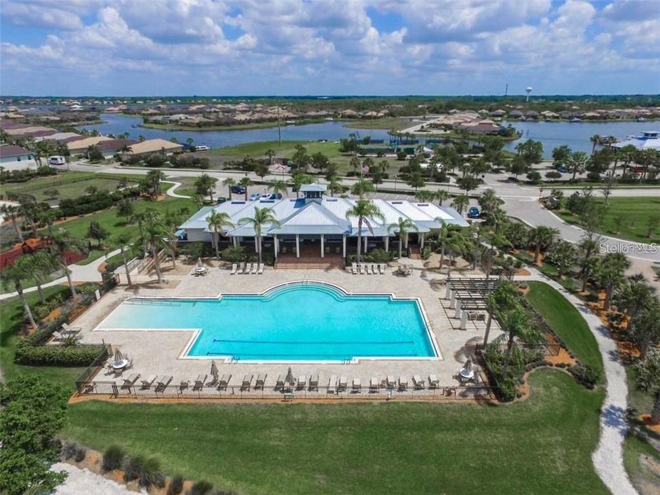 For Sale: $374,900 (2 beds, 2 baths, 1151 Square Feet)