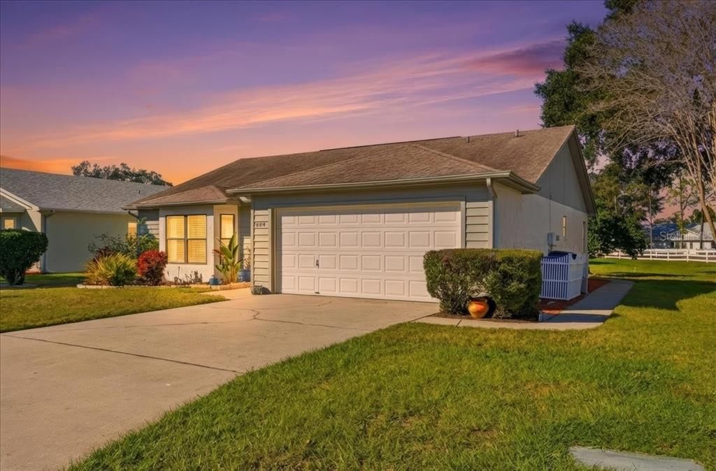 For Sale: $279,999 (3 beds, 2 baths, 1456 Square Feet)