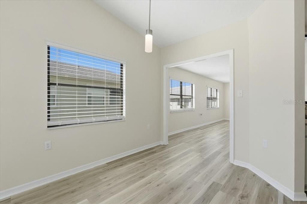 For Sale: $279,999 (3 beds, 2 baths, 1456 Square Feet)