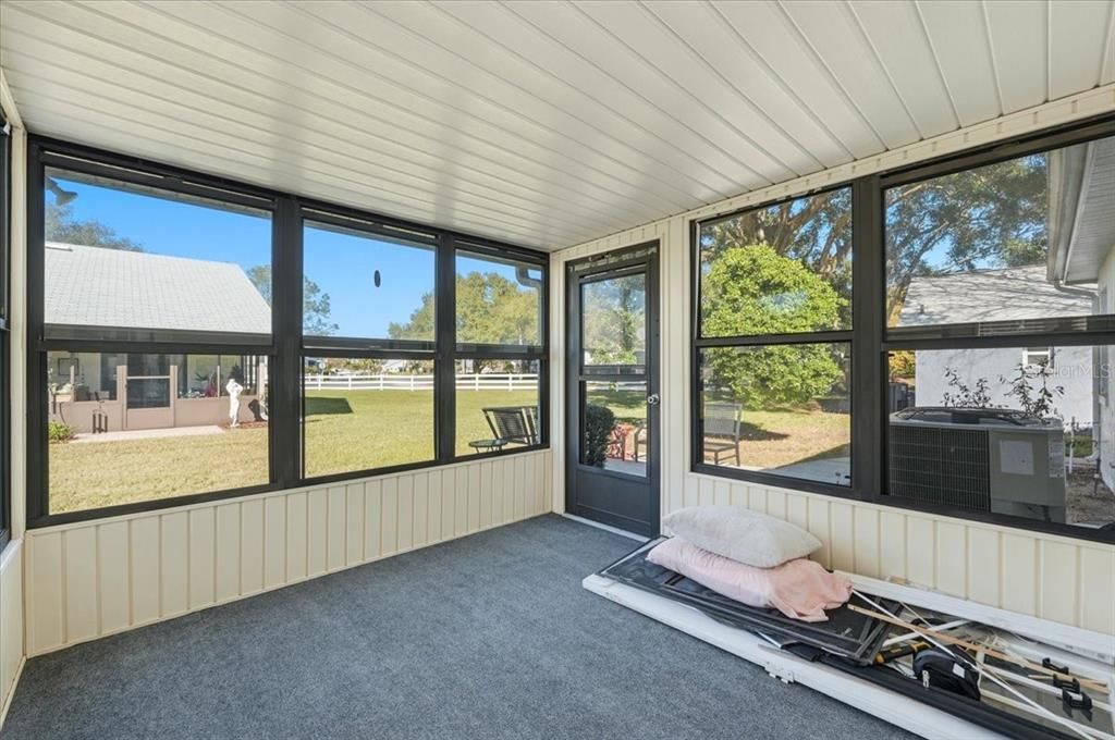 For Sale: $279,999 (3 beds, 2 baths, 1456 Square Feet)