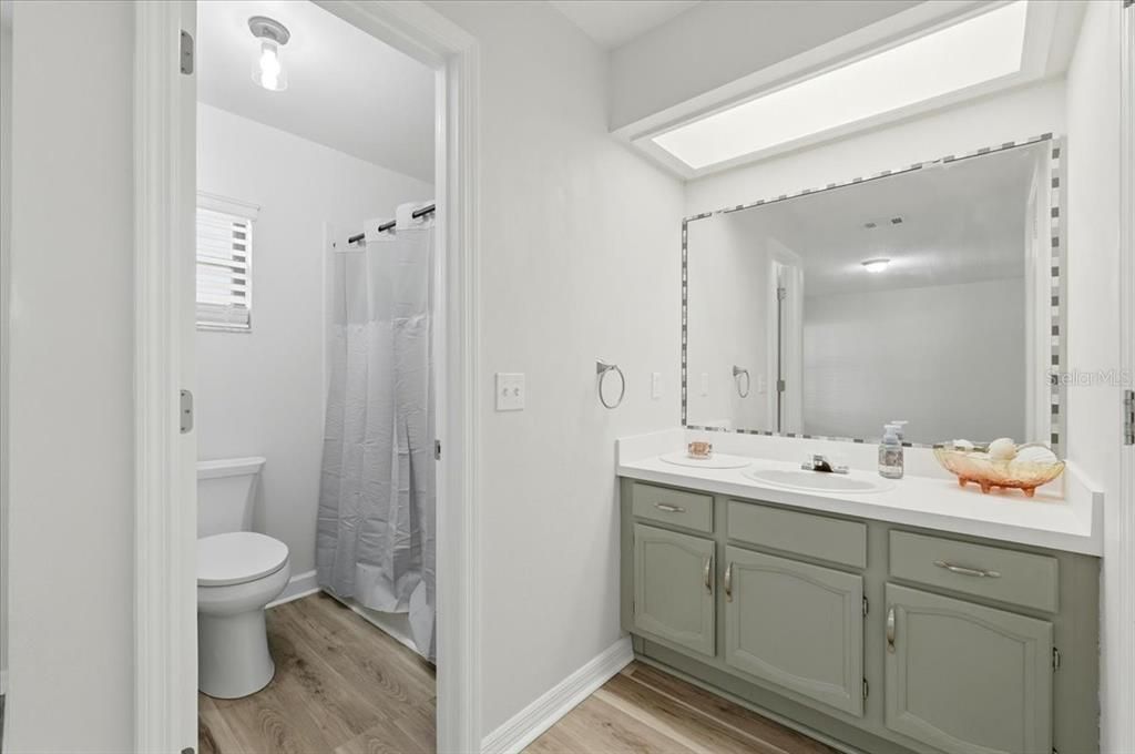 For Sale: $279,999 (3 beds, 2 baths, 1456 Square Feet)