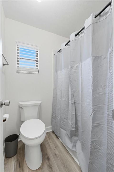 For Sale: $279,999 (3 beds, 2 baths, 1456 Square Feet)