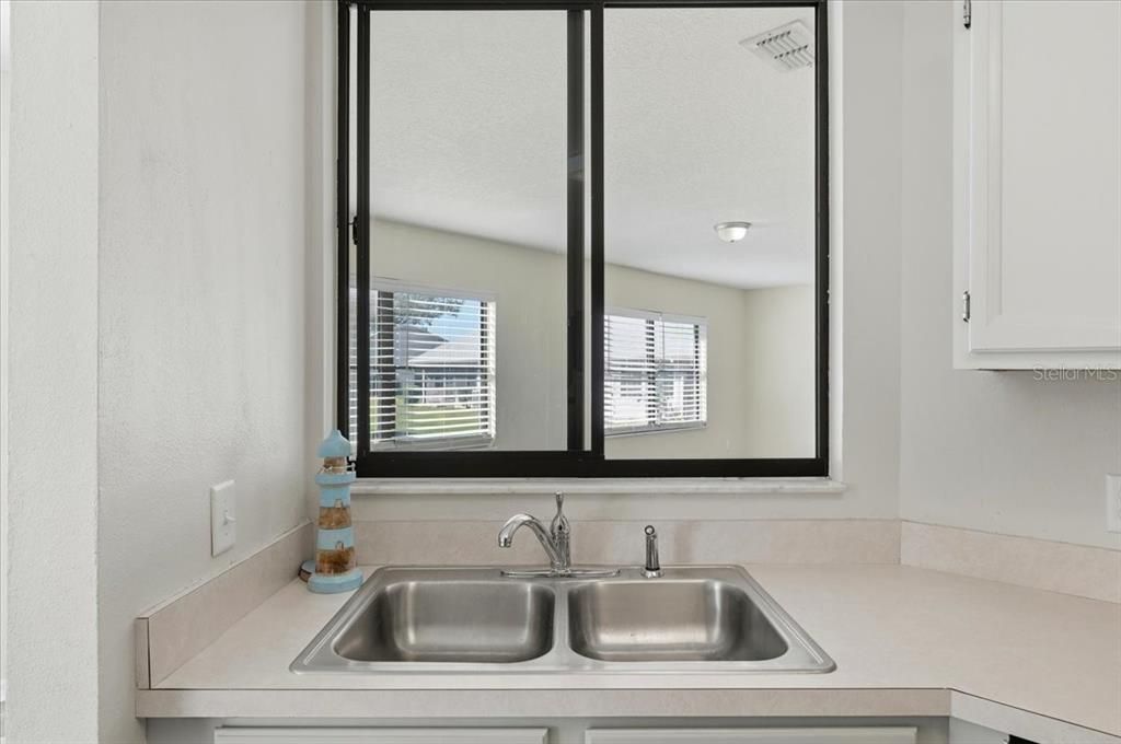 For Sale: $279,999 (3 beds, 2 baths, 1456 Square Feet)