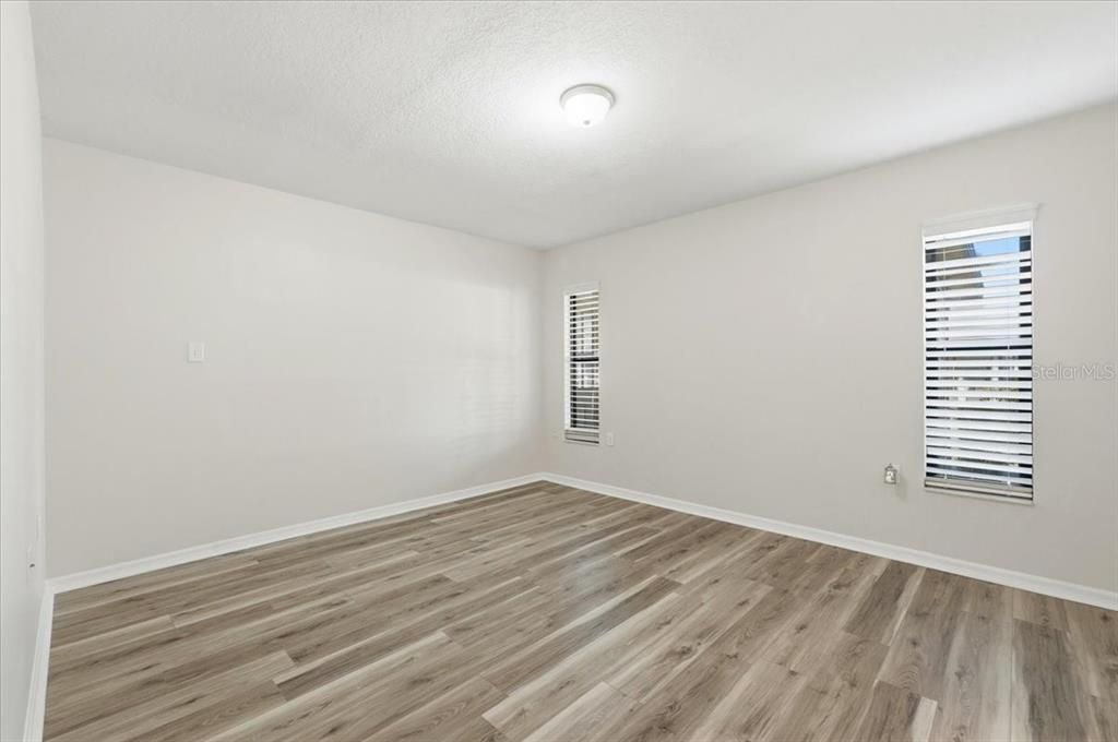 For Sale: $279,999 (3 beds, 2 baths, 1456 Square Feet)