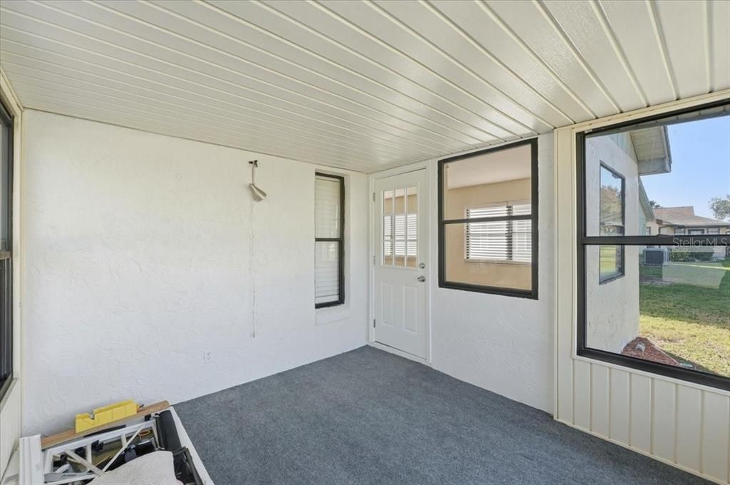 For Sale: $279,999 (3 beds, 2 baths, 1456 Square Feet)