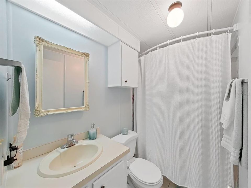 For Sale: $159,777 (2 beds, 2 baths, 1200 Square Feet)