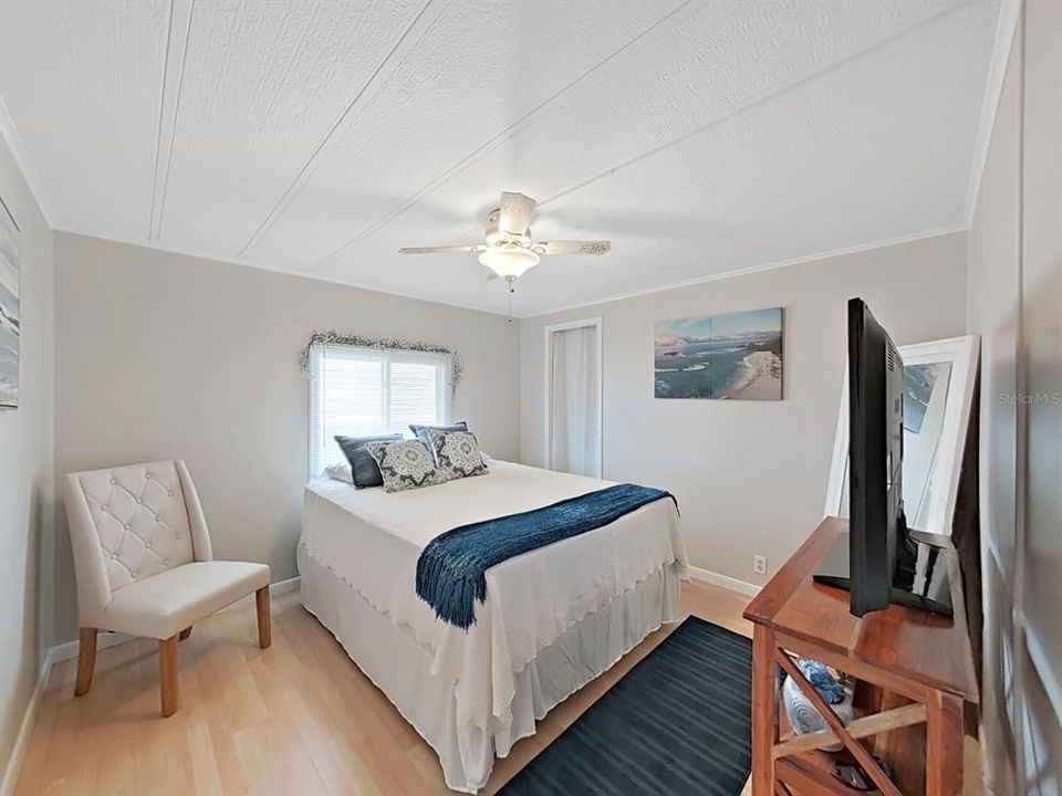 For Sale: $159,777 (2 beds, 2 baths, 1200 Square Feet)