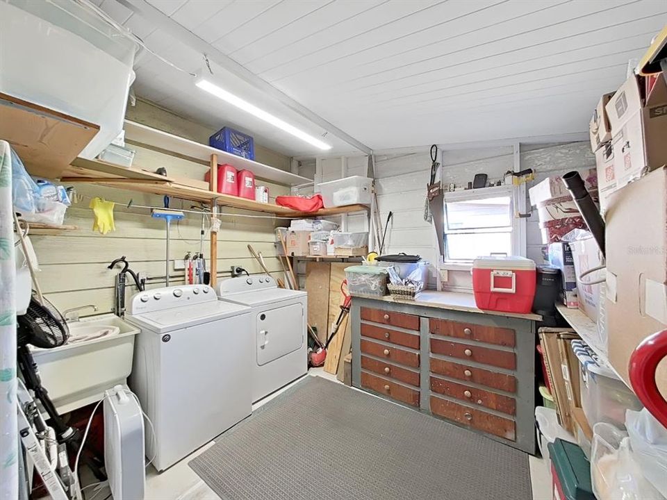 For Sale: $159,777 (2 beds, 2 baths, 1200 Square Feet)