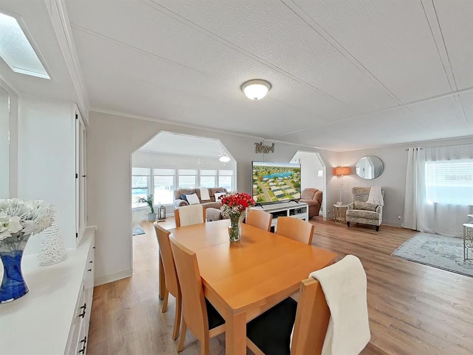 For Sale: $159,777 (2 beds, 2 baths, 1200 Square Feet)