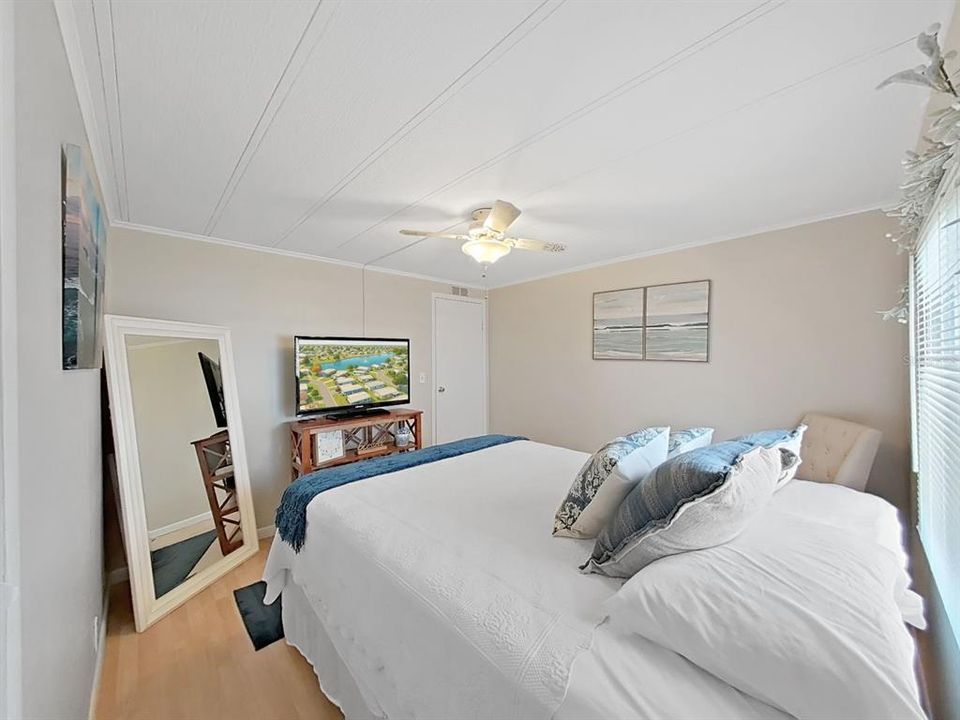 For Sale: $159,777 (2 beds, 2 baths, 1200 Square Feet)