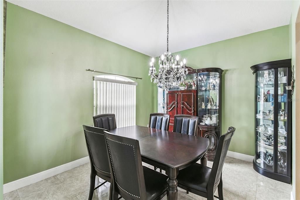 For Sale: $375,000 (4 beds, 2 baths, 2123 Square Feet)