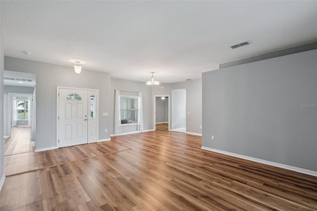 For Sale: $410,000 (2 beds, 2 baths, 2282 Square Feet)