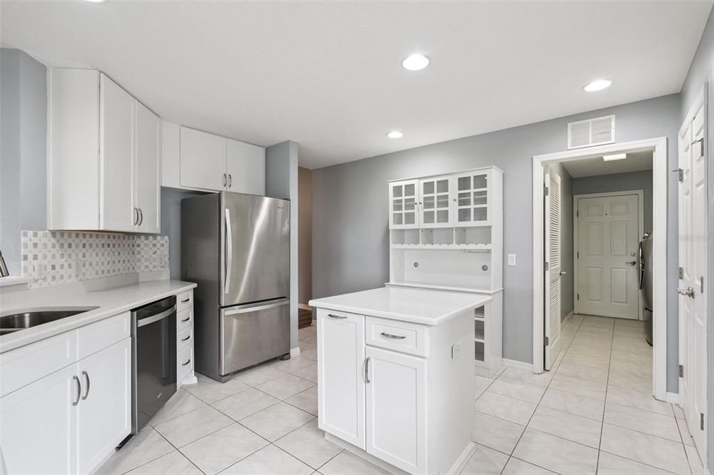 For Sale: $410,000 (2 beds, 2 baths, 2282 Square Feet)
