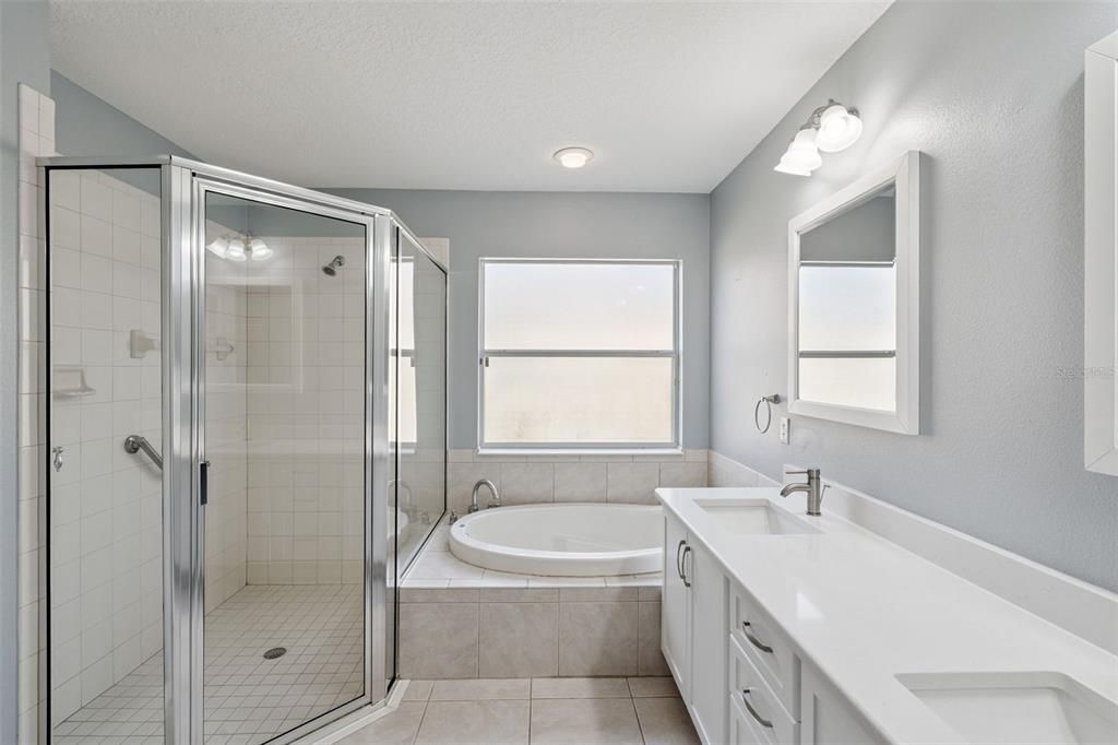 For Sale: $410,000 (2 beds, 2 baths, 2282 Square Feet)