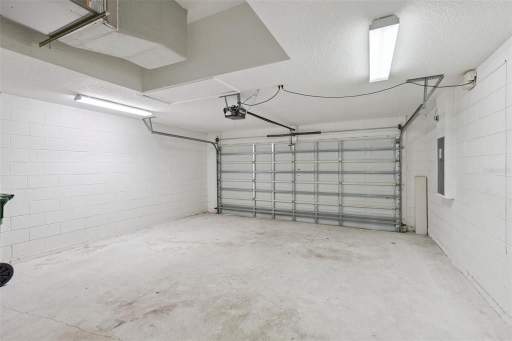 For Sale: $410,000 (2 beds, 2 baths, 2282 Square Feet)