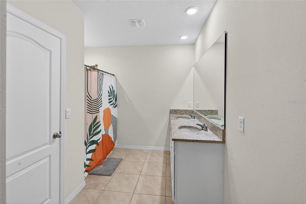 En Venta: $317,000 (3 camas, 2 baños, 1725 Pies cuadrados)