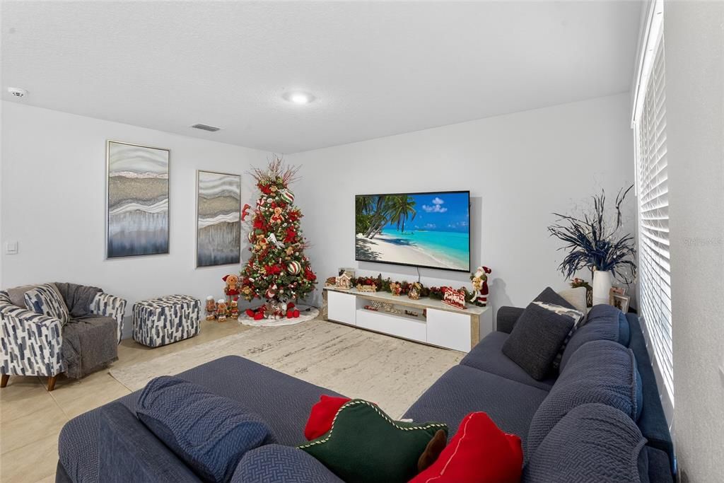 En Venta: $317,000 (3 camas, 2 baños, 1725 Pies cuadrados)