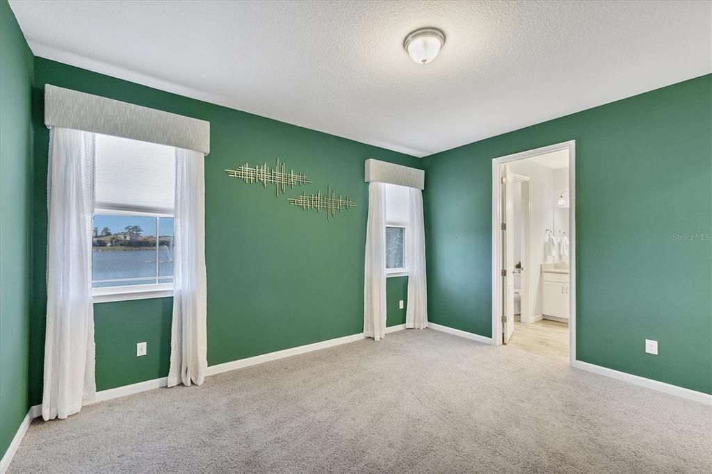 For Sale: $575,000 (3 beds, 2 baths, 1936 Square Feet)