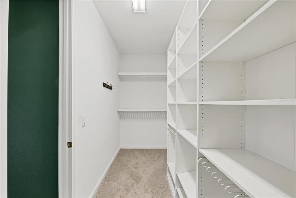 For Sale: $575,000 (3 beds, 2 baths, 1936 Square Feet)