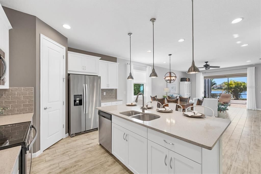 For Sale: $575,000 (3 beds, 2 baths, 1936 Square Feet)