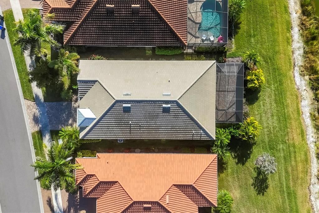 For Sale: $575,000 (3 beds, 2 baths, 1936 Square Feet)