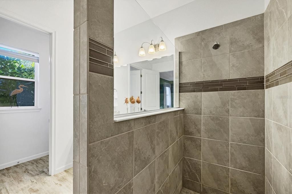 For Sale: $575,000 (3 beds, 2 baths, 1936 Square Feet)