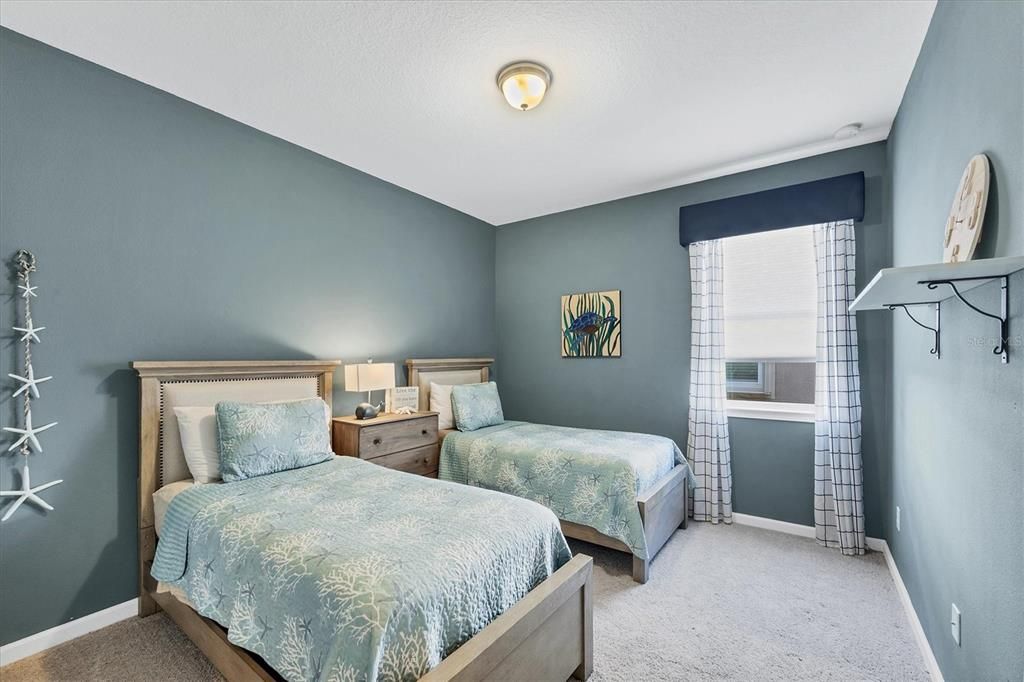 For Sale: $575,000 (3 beds, 2 baths, 1936 Square Feet)