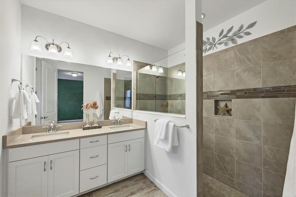 For Sale: $575,000 (3 beds, 2 baths, 1936 Square Feet)