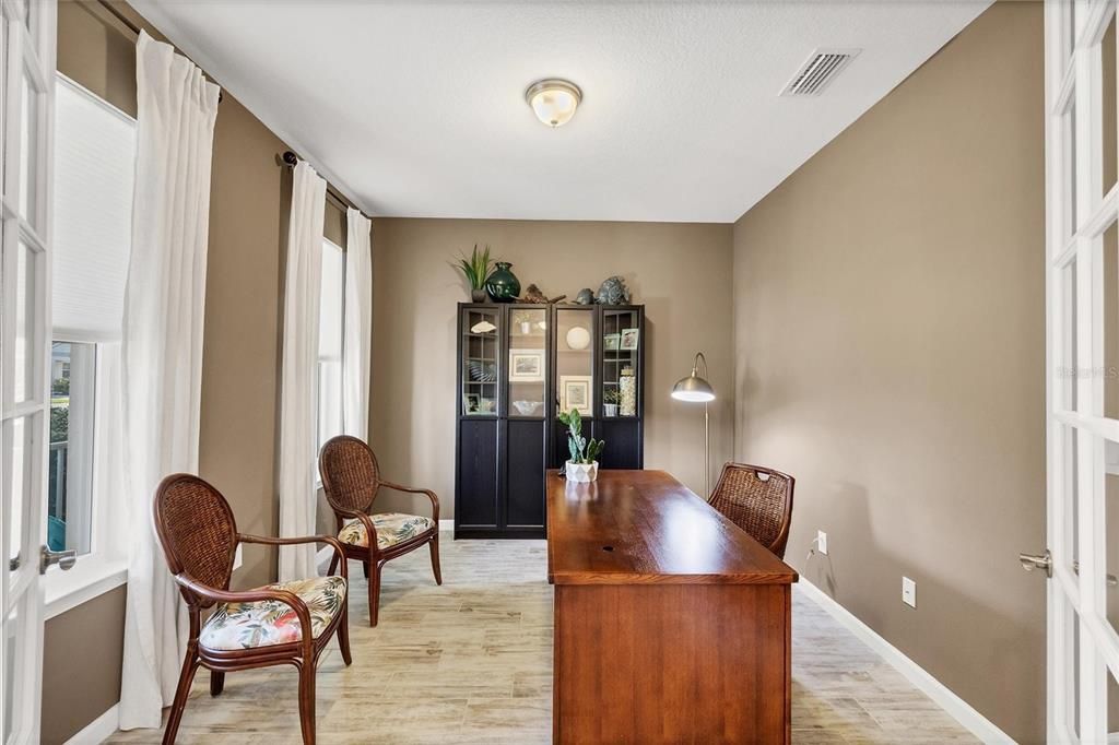 For Sale: $575,000 (3 beds, 2 baths, 1936 Square Feet)