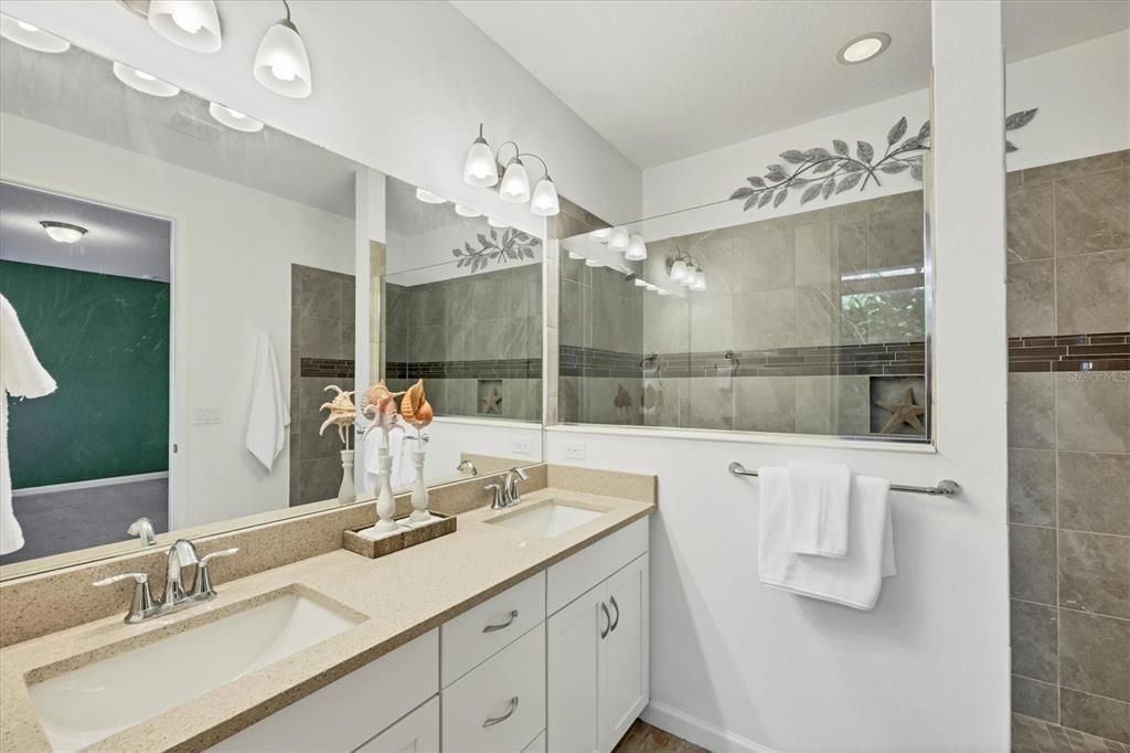 For Sale: $575,000 (3 beds, 2 baths, 1936 Square Feet)