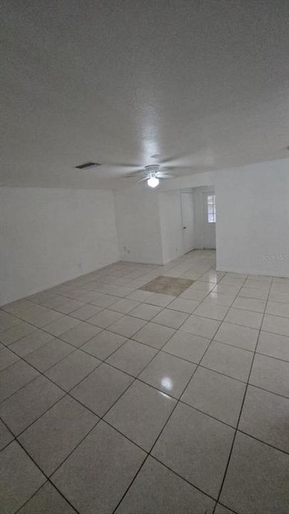 For Rent: $2,500 (3 beds, 1 baths, 2160 Square Feet)