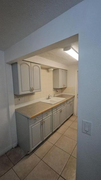 For Rent: $2,500 (3 beds, 1 baths, 2160 Square Feet)