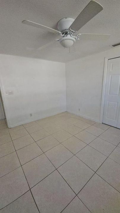 For Rent: $2,500 (3 beds, 1 baths, 2160 Square Feet)