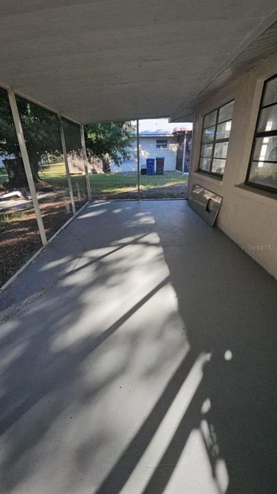 For Rent: $2,500 (3 beds, 1 baths, 2160 Square Feet)