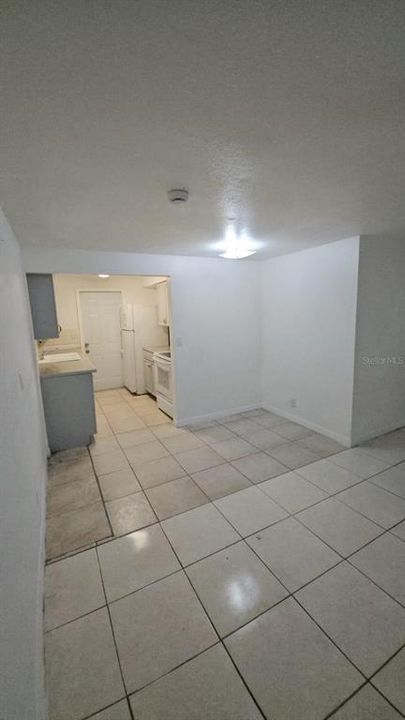 For Rent: $2,500 (3 beds, 1 baths, 2160 Square Feet)