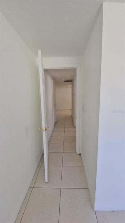 For Rent: $2,500 (3 beds, 1 baths, 2160 Square Feet)