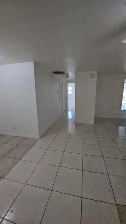 For Rent: $2,500 (3 beds, 1 baths, 2160 Square Feet)