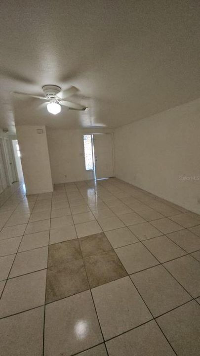 For Rent: $2,500 (3 beds, 1 baths, 2160 Square Feet)