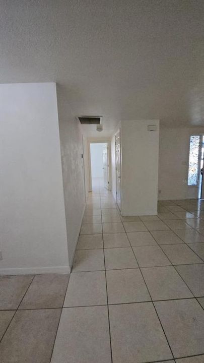 For Rent: $2,500 (3 beds, 1 baths, 2160 Square Feet)